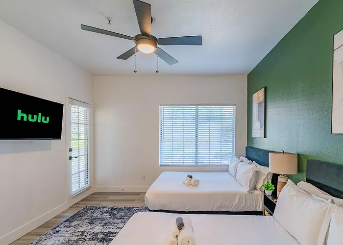 Princess Dr Retreat Pool Balcony Parking Wd Wifi