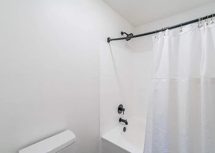 Princess Dr Retreat Pool Balcony Parking Wd Wifi *