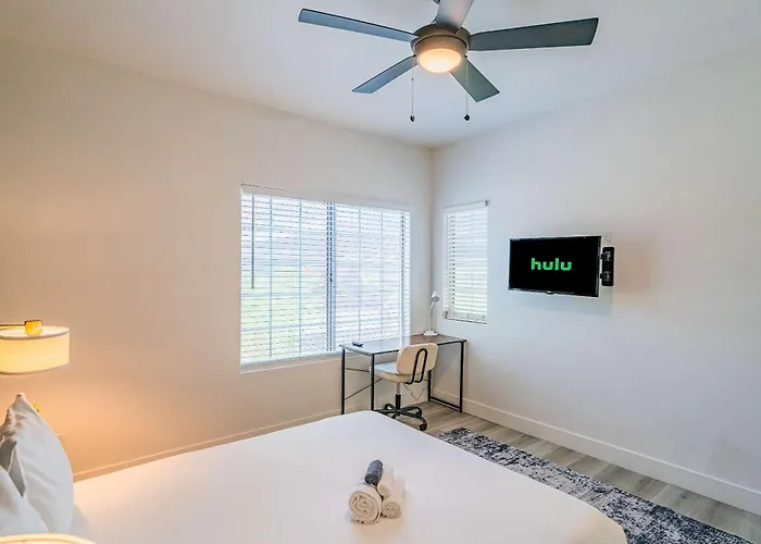 Princess Dr Retreat Pool Balcony Parking Wd Wifi *