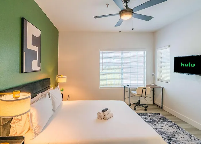 Princess Dr Retreat Pool Balcony Parking Wd Wifi