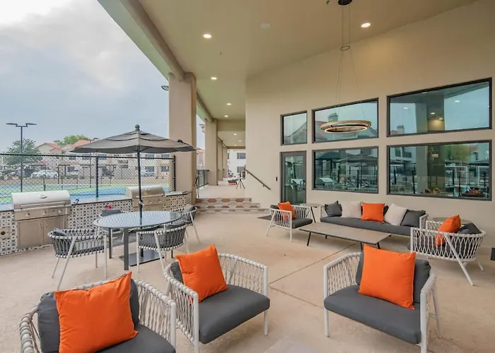 Princess Dr Retreat Pool Balcony Parking Wd Wifi